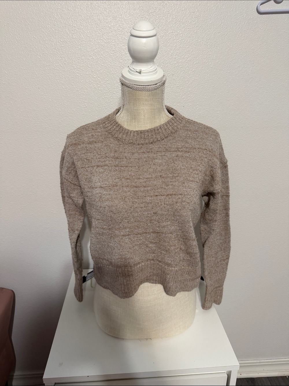 Old Navy Women's Crewneck Sweater in Taupe Heather